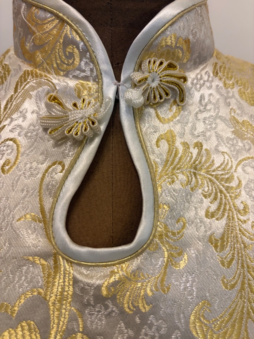 Luxurious Asian Inspired 100% cotton top. Delicate White and Soft Yellow Small